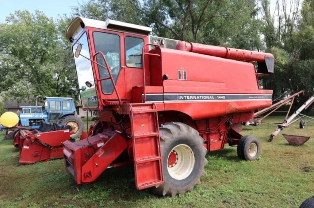 Main image International Harvester 1440