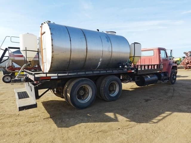 Image of International S1900 equipment image 1