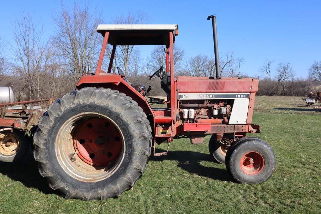 Main image International Harvester 1086