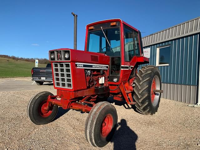 Image of International Harvester 1086 equipment image 4