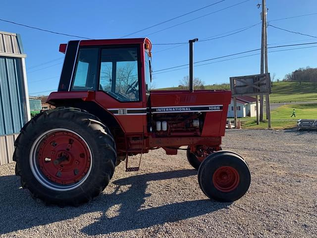 Image of International Harvester 1086 equipment image 1