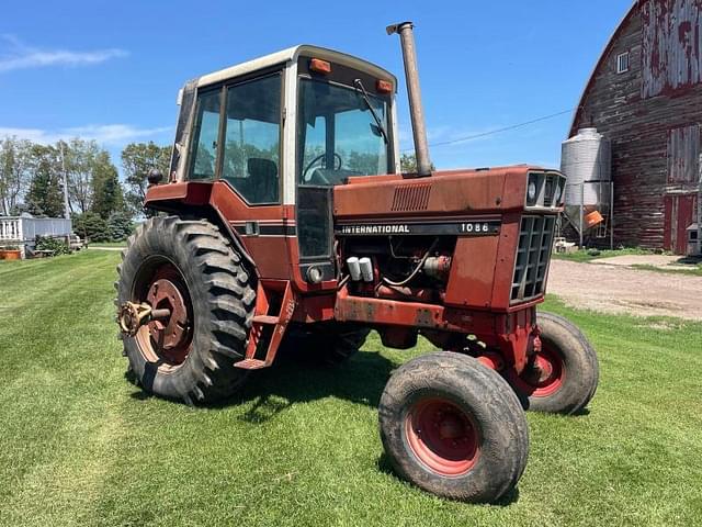 Image of International Harvester 1086 equipment image 2