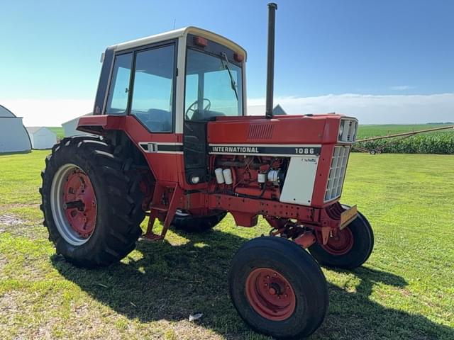 Image of International Harvester 1086 equipment image 3