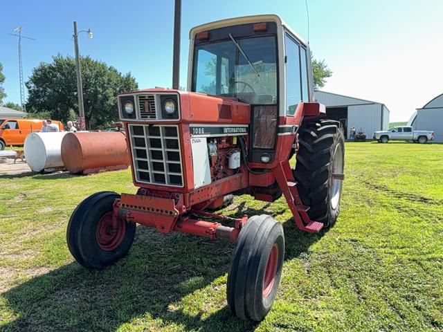 Image of International Harvester 1086 equipment image 1
