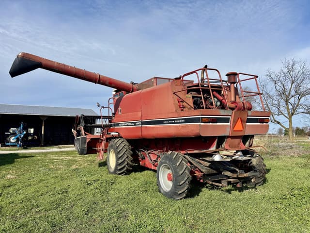 Image of International Harvester 1440 equipment image 2