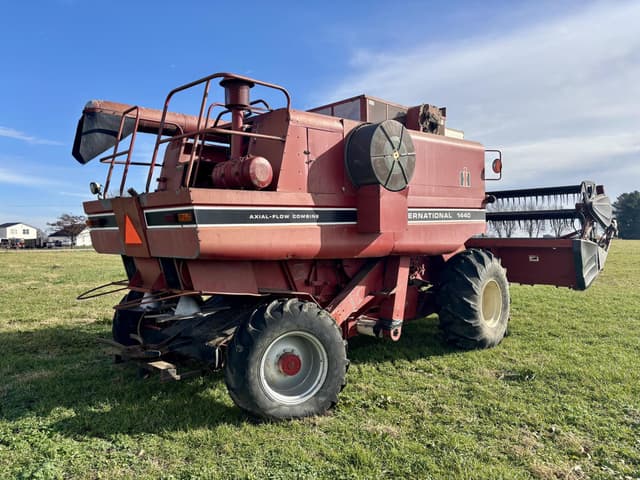 Image of International Harvester 1440 equipment image 3