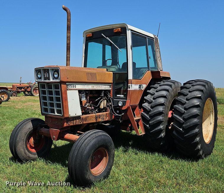 Main image International Harvester 1586
