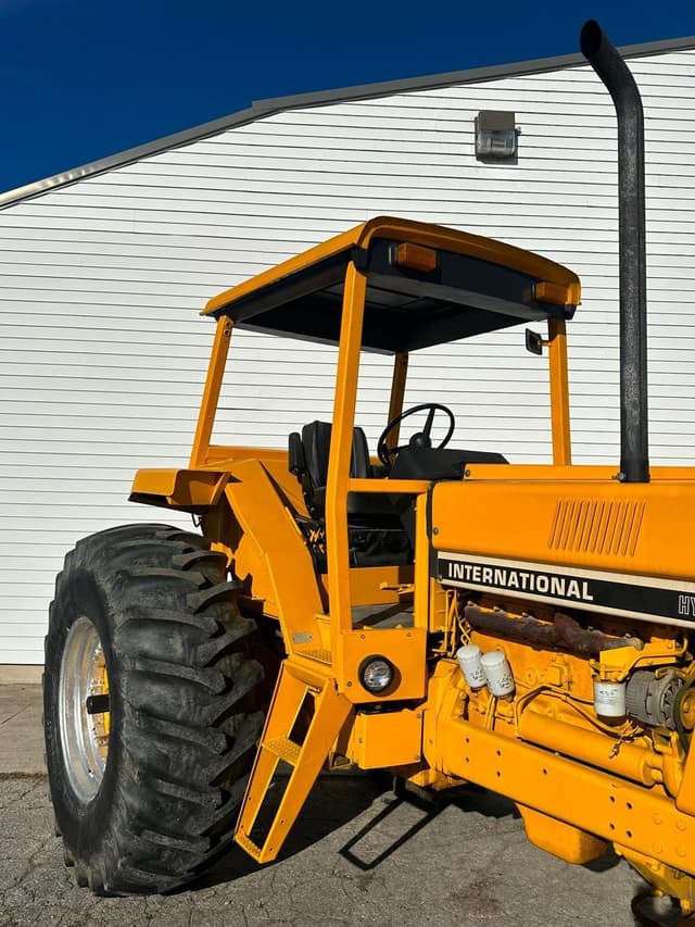 Image of International Harvester Hydro 186 equipment image 2