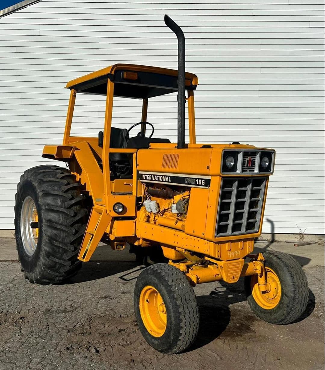 Image of International Harvester Hydro 186 Primary image