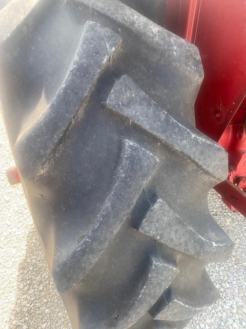 Image of International Harvester 684 equipment image 3