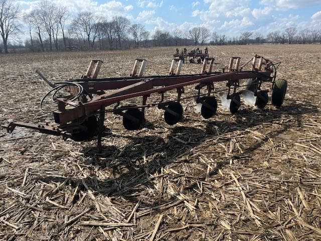 Image of International Harvester 720 equipment image 1