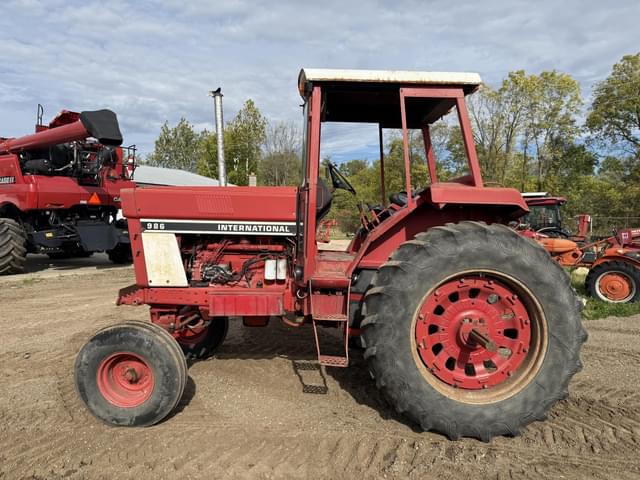 Image of International Harvester 986 equipment image 2