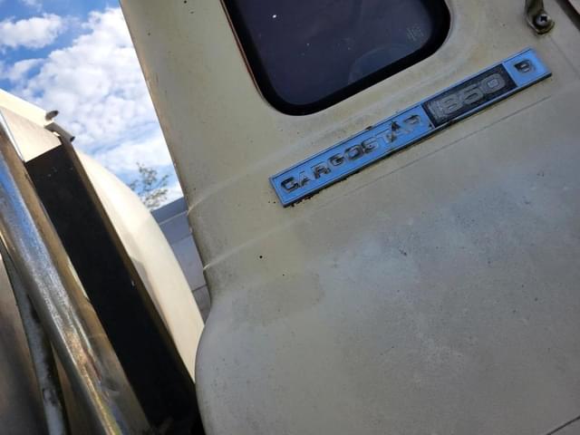 Image of International Loadstar 1850 equipment image 4