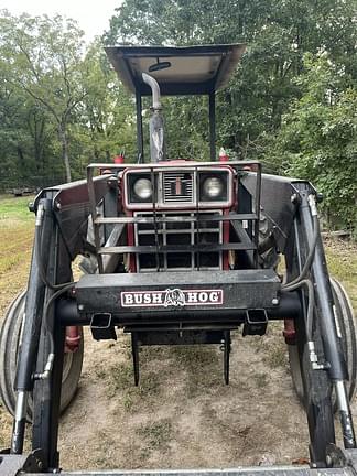 Image of International Harvester 584 equipment image 2