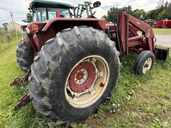 Image of International Harvester 684 equipment image 2