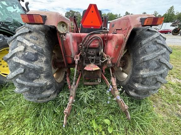 Image of International Harvester 684 equipment image 3