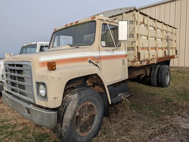 Image of International 1724 equipment image 2