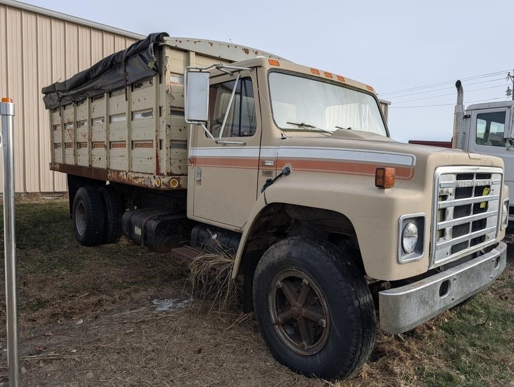 Image of International 1724 Primary image