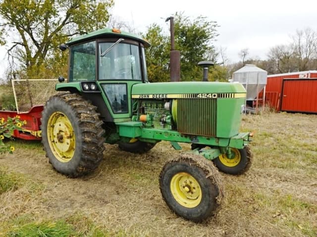 Image of John Deere 4240 equipment image 2