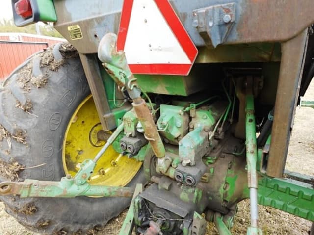 Image of John Deere 4240 equipment image 4