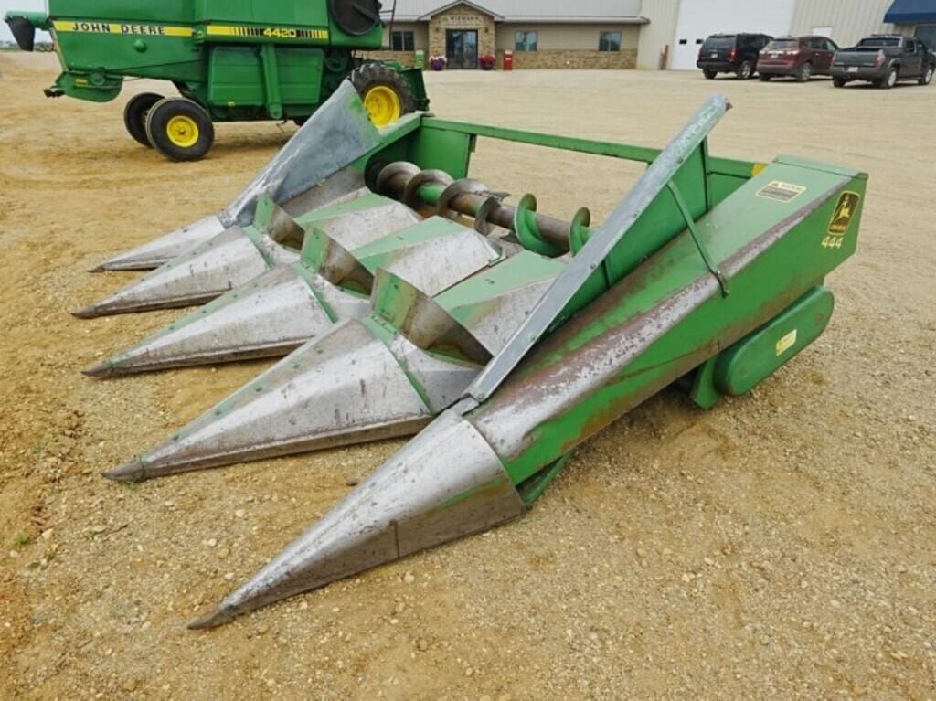 1978 John Deere 444 Equipment Image0