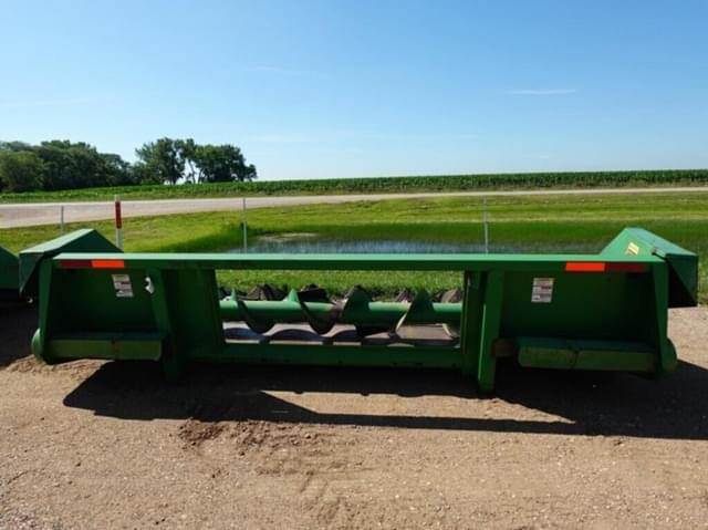 Image of John Deere 444 equipment image 4