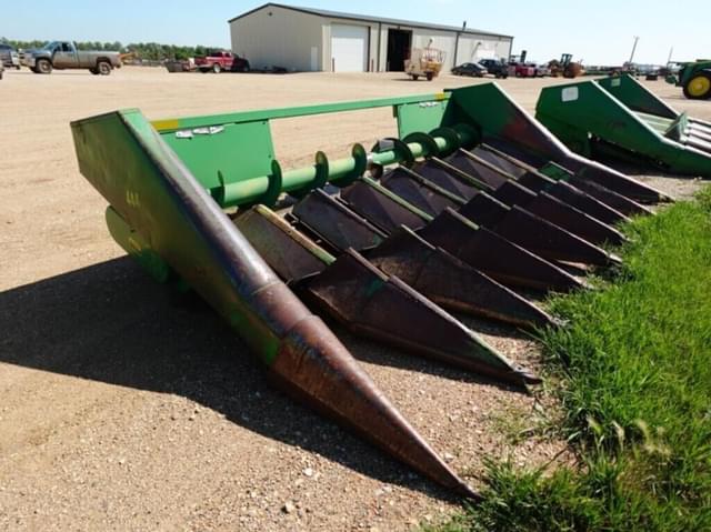 Image of John Deere 444 equipment image 1