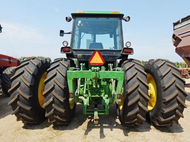 Image of John Deere 4640 equipment image 2