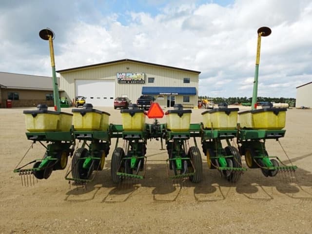 Image of John Deere 7000 equipment image 4