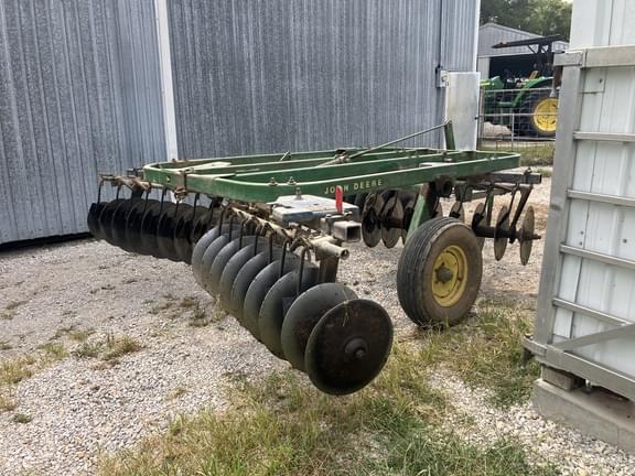 Image of John Deere 111 equipment image 2