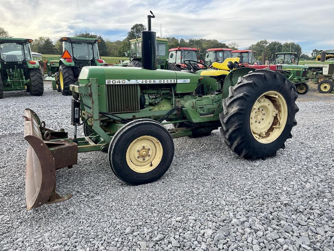 Image of John Deere 2040 Primary image