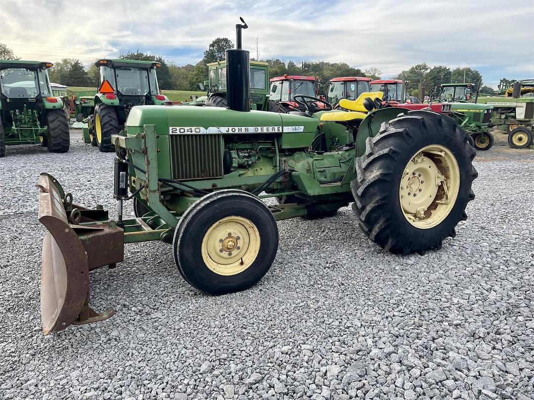 Image of John Deere 2040 Primary image