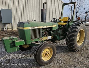 Main image John Deere 2240