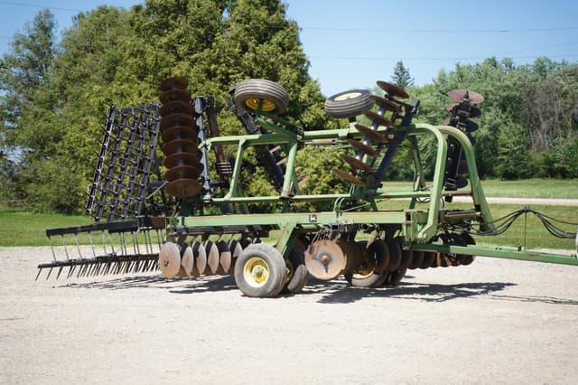 Image of John Deere 230 equipment image 1
