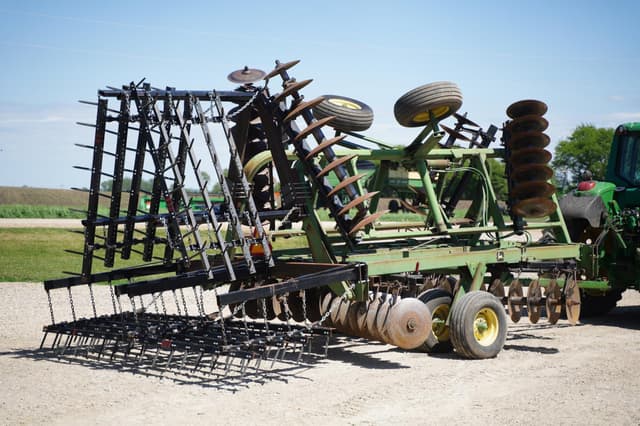 Image of John Deere 230 equipment image 3