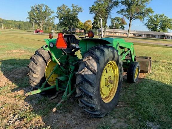 Image of John Deere 2840 equipment image 1