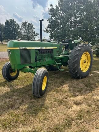 Image of John Deere 2840 equipment image 1