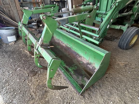 Image of John Deere 4040 equipment image 1