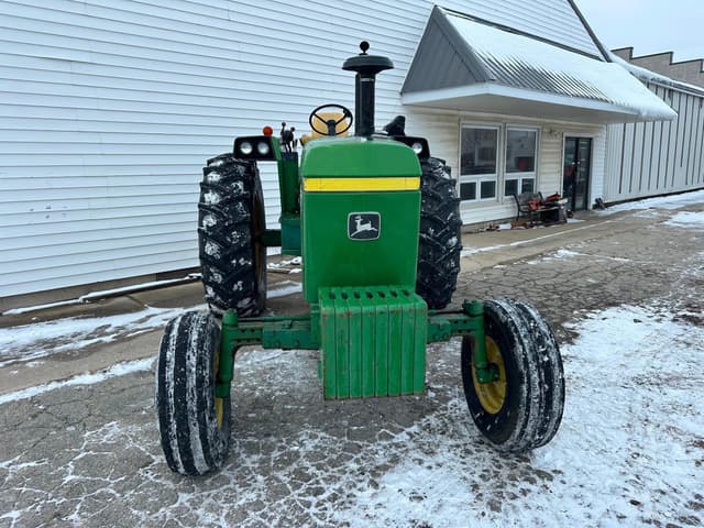 Image of John Deere 4040 equipment image 2