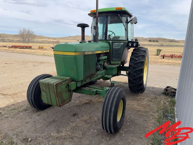 Image of John Deere 4040 equipment image 2