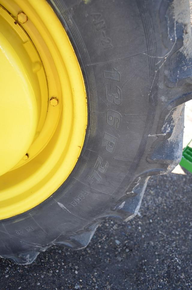 Image of John Deere 4240 equipment image 3
