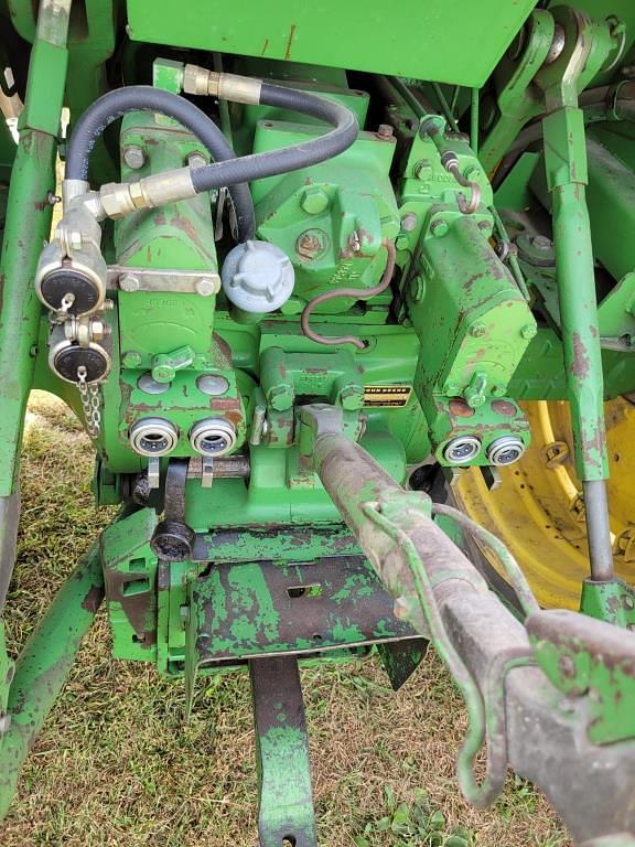 Image of John Deere 4240 equipment image 4