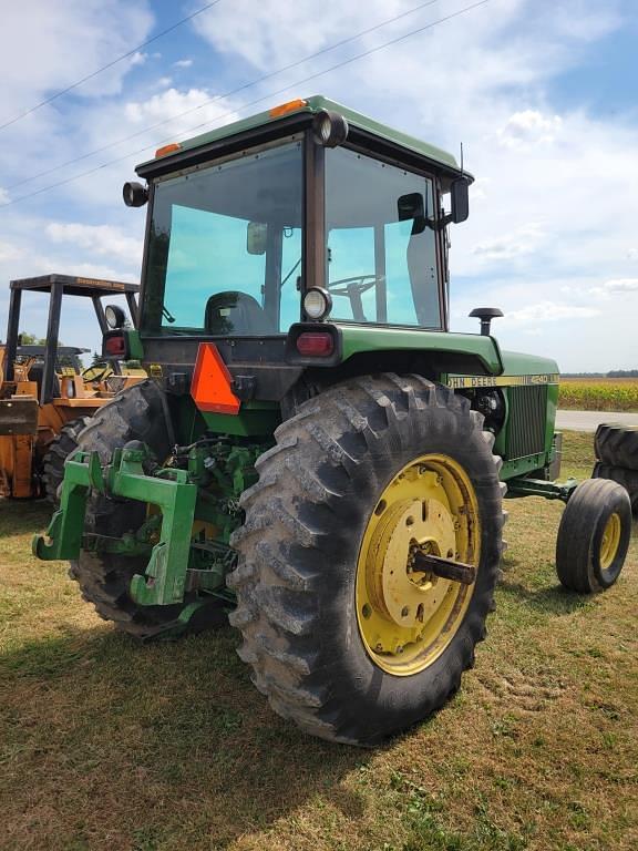 Image of John Deere 4240 equipment image 2