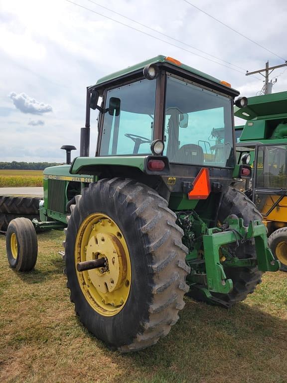 Image of John Deere 4240 equipment image 3