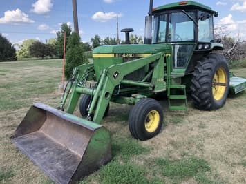 Main image John Deere 4240