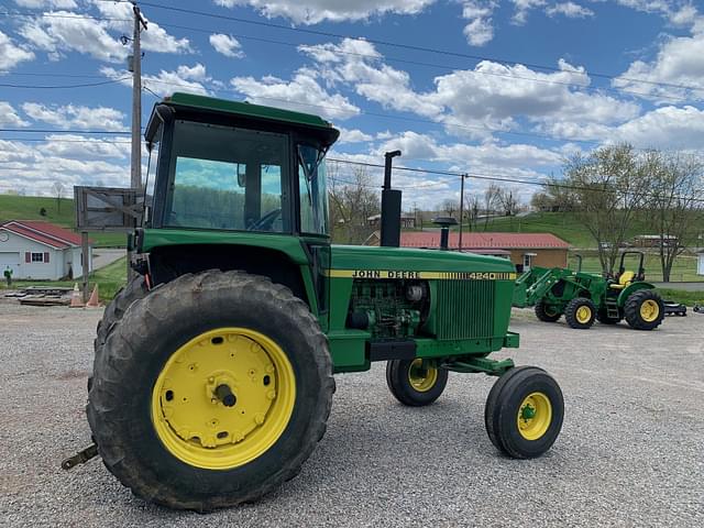 Image of John Deere 4240 equipment image 1