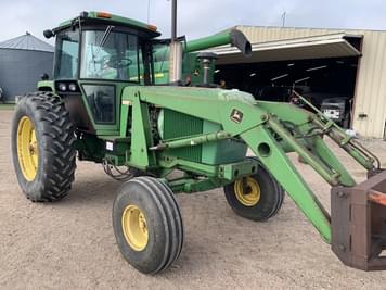 Main image John Deere 4240