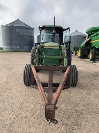 Image of John Deere 4240 equipment image 4