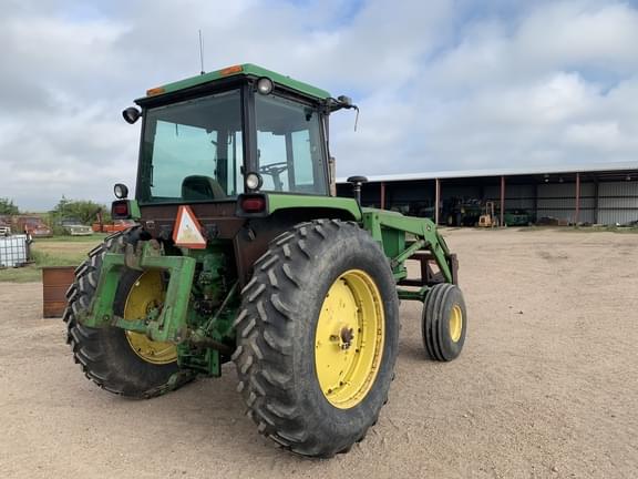 Image of John Deere 4240 equipment image 3