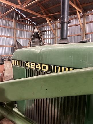 Image of John Deere 4240 equipment image 4